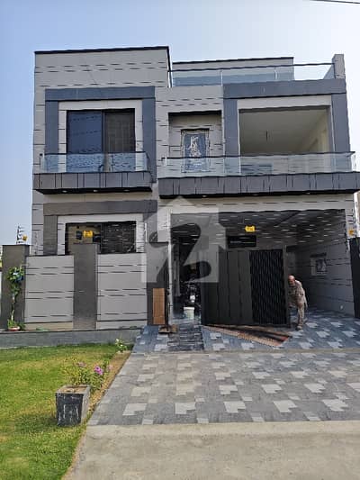 10 Marla Brand New House Available For Sale