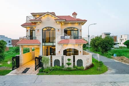 Modern Design Top Notched 10 Marla House At Prime Location