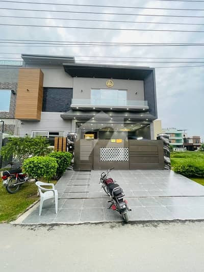 10 Marla Brand New House Available For Sale