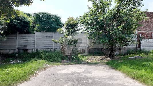B BLOCK NEAR TO THIS GOOD LOCATION PLOT FOR SALE B BLOCK NEAR TO THIS GOOD LOCATION PLOT FOR SALE