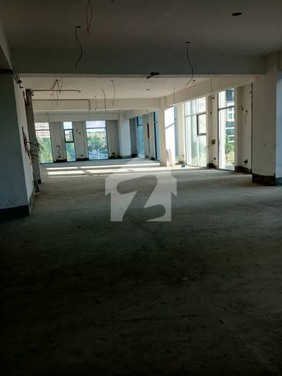 Premium 2,000 Sq. Ft. Brand-New Corner Commercial Space for Rent | Gulberg Green Islamabad