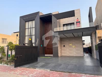 بحریہ ٹاؤن نرگس بلاک بحریہ ٹاؤن سیکٹر سی,بحریہ ٹاؤن,لاہور میں 6 کمروں کا 1 کنال مکان 8.0 کروڑ میں برائے فروخت۔