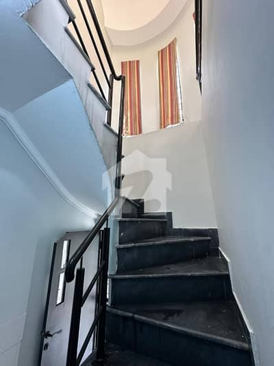 10 Marla Uper Portion For Rent