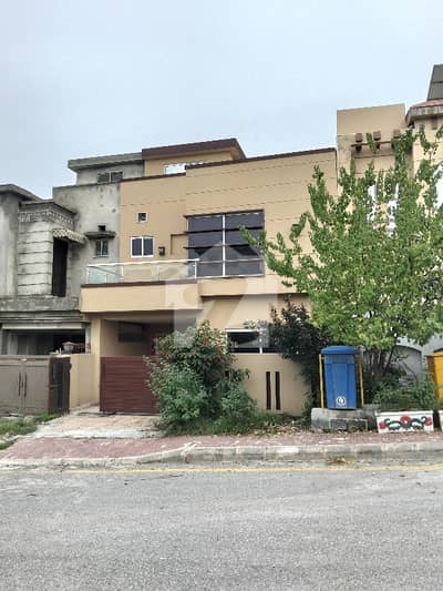 BAHRIA TOWN PHESES-8  overses-5 FOR RENT  5MR
