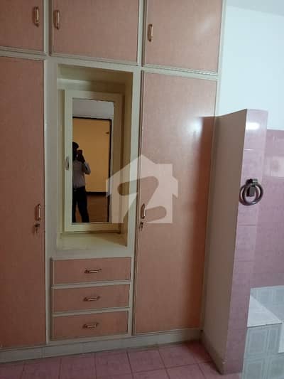 27 Marla Upper Portion With Drawing/Dinning Is Available For Rent In Dha Phase 4