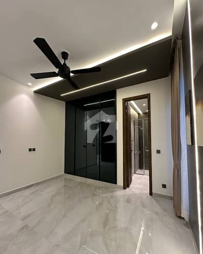 10 Marala Upper Portion Lower Lock Available For Rent