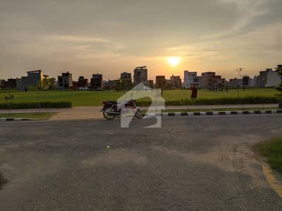 لیک سٹی۔ سیکٹر ایم 7 ۔ بلاک سی 1 لیک سٹی ۔ سیکٹرایم ۔ 7,لیک سٹی,رائیونڈ روڈ,لاہور میں 5 مرلہ رہائشی پلاٹ 1.25 کروڑ میں برائے فروخت۔ لیک سٹی۔ سیکٹر ایم 7 ۔ بلاک سی 1 لیک سٹی ۔ سیکٹرایم ۔ 7,لیک سٹی,رائیونڈ روڈ,لاہور میں 5 مرلہ رہائشی پلاٹ 1.25 کروڑ میں برائے فروخت۔