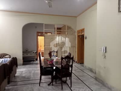 WELL-MAINTAINED 400 SQ YARD HOUSE FOR SALE SCHEME 33 WELL-MAINTAINED 400 SQ YARD HOUSE FOR SALE SCHEME 33