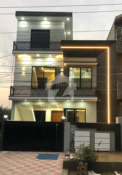 I-14/1 Luxury House Available For Sale. Street 50fit I-14/1 Luxury House Available For Sale. Street 50fit