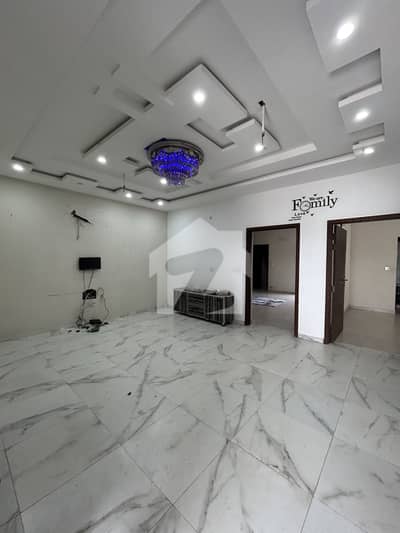 10 Marla Independent House Available For Rent