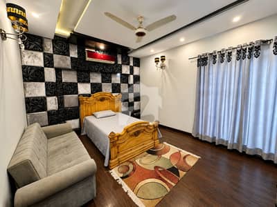 5 MARLA BEAUTIFUL FULL HOUSE AVAILABLE FOR RENT