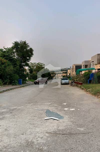Prime 7 Marla Solid Plot in Ali Block, Bahria Town Phase 8 PKR 82 Lakh Only