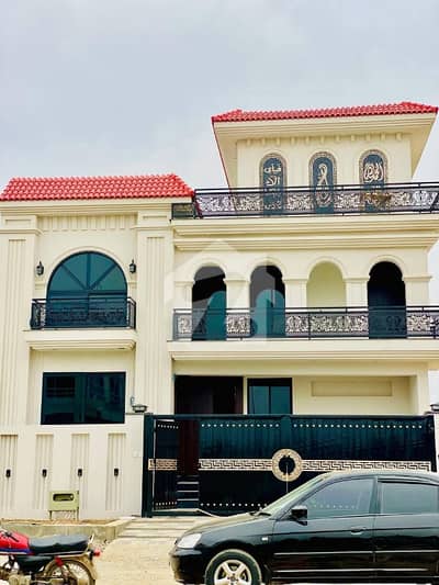 10 Marla House Is Up For Sale | Extra Land House In G14/2