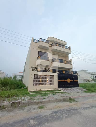 نیو سٹی فیز 2 - بلاک جے نیو سٹی فیز 2,نیو سٹی,واہ میں 5 کمروں کا 5 مرلہ مکان 1.65 کروڑ میں برائے فروخت۔