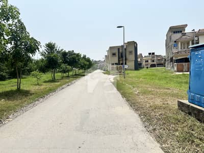 Plot no 1704 proper corner with two approvel Plot no 1704 proper corner with two approvel