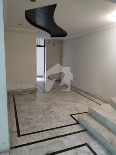 E 11 Open Basement 2 Bed 2 Bath Tv Lounge Kitchen Sep Meter Gas Electric Available