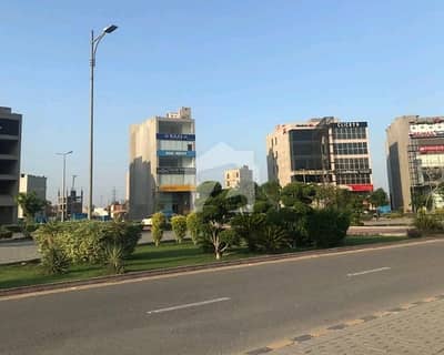 کمرشل براڈوے بلاک سی ڈی ایچ اے فیز 8 - کمرشل براڈوے,ڈی ایچ اے فیز 8,ڈی ایچ اے ڈیفینس,لاہور میں 8 مرلہ کمرشل پلاٹ 8.9 کروڑ میں برائے فروخت۔ کمرشل براڈوے بلاک سی ڈی ایچ اے فیز 8 - کمرشل براڈوے,ڈی ایچ اے فیز 8,ڈی ایچ اے ڈیفینس,لاہور میں 8 مرلہ کمرشل پلاٹ 8.9 کروڑ میں برائے فروخت۔