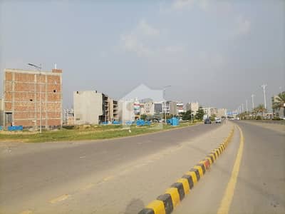ڈی ایچ اے فیز 8 - سی سی اے 3 ڈی ایچ اے فیز 8,ڈی ایچ اے ڈیفینس,لاہور میں 4 مرلہ کمرشل پلاٹ 4.5 کروڑ میں برائے فروخت۔