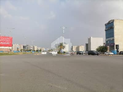 ڈی ایچ اے فیز 8 ۔ سی سی اے 2 ڈی ایچ اے فیز 8,ڈی ایچ اے ڈیفینس,لاہور میں 8 مرلہ کمرشل پلاٹ 10.5 کروڑ میں برائے فروخت۔
