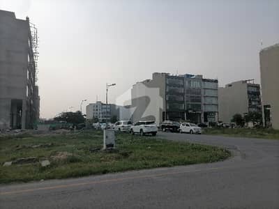 8-MARLA ON 70-FEET WIDE ROAD COMMERCIAL PLOT LOCATED IN THE BEST BLOCK OF DHA LAHORE. 8-MARLA ON 70-FEET WIDE ROAD COMMERCIAL PLOT LOCATED IN THE BEST BLOCK OF DHA LAHORE.