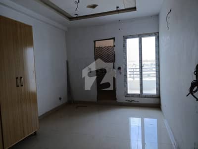 Corner Apartment Airport Facing Hill View
