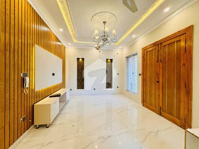 Luxurious Spacious Designer 3Bed Beautiful Ground Portion For Rent) Car Parking Space Avlb & Water 24/7 Available Ideal Location This House Walking Distance Islamabad Express Highway