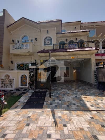 10 Marla Brand New Luxury House For Sale