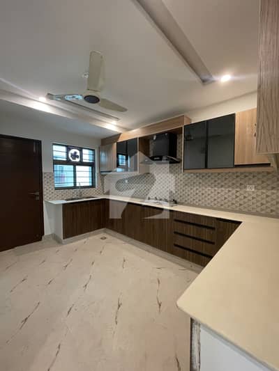 Brand New Luxury 12 Marla 4 Bedroom Apartment for Rent in Askari 12 Lahore