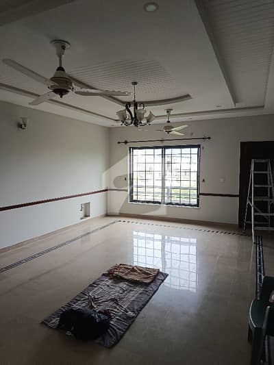 1 kanal Upper Portion for RENT IN D. 12