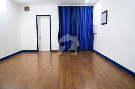 21 Marla Commercial Building For Rent Near Kashmirpur Lyallpur Galleria Canal Road Front Faisalabad