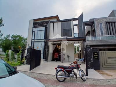 10 Marla Brand New House For Rant Sector C Jasmine Block Bahria Town Lahore