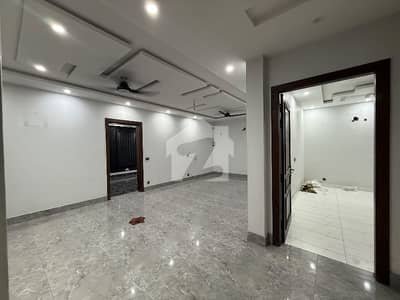 10 Marla Upper Portion Available For Rent