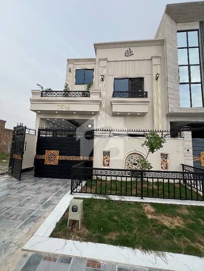 ایم پی سی ایچ ایس ۔ بلاک ایف ایم پی سی ایچ ایس ۔ ملٹی گارڈنز,بی ۔ 17,اسلام آباد میں 4 کمروں کا 6 مرلہ مکان 2.6 کروڑ میں برائے فروخت۔