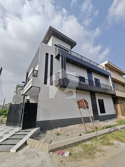 10 Marla Brand New Corner House For Sale