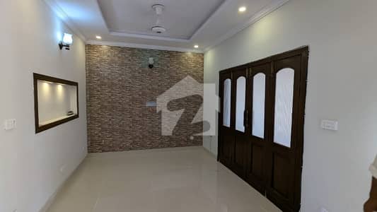 بحریہ ٹاؤن فیز 8 ۔ رفیع بلاک بحریہ ٹاؤن فیز 8,بحریہ ٹاؤن راولپنڈی,راولپنڈی میں 3 کمروں کا 5 مرلہ مکان 2.05 کروڑ میں برائے فروخت۔ بحریہ ٹاؤن فیز 8 ۔ رفیع بلاک بحریہ ٹاؤن فیز 8,بحریہ ٹاؤن راولپنڈی,راولپنڈی میں 3 کمروں کا 5 مرلہ مکان 2.05 کروڑ میں برائے فروخت۔
