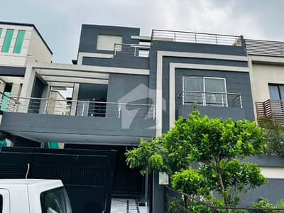 10 Marla House Available For Sale In Paragon City