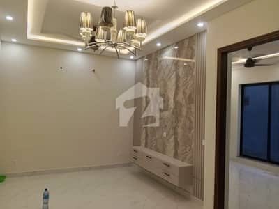 لیک سٹی میڈوز لاہور میں 3 کمروں کا 5 مرلہ مکان 2.8 کروڑ میں برائے فروخت۔