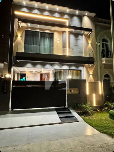 5 MARLA ELEGANT AND FULLY FURNISHED SUPER HOT LOCATED BUNGALOW IS AVAILABLE IN DHA, LAHORE.