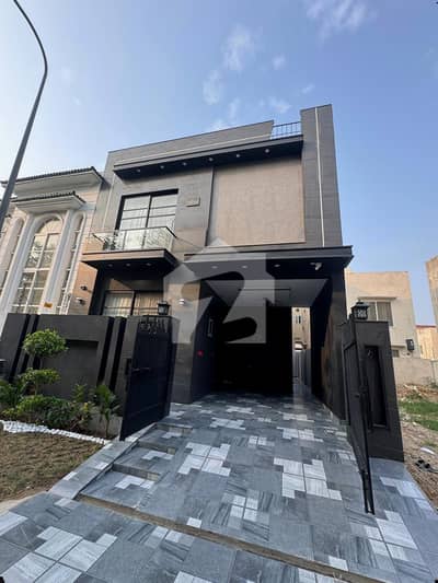 5 MARLA ELEGANT AND FULLY MAINTAINED SUPER HOT LOCATED BUNGALOW IS AVAILABLE IN THE BEST BLOCK OF DHA LAHORE.