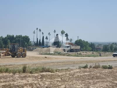 40 FEET STREET CUTTING AREA PLOT FOR SALE