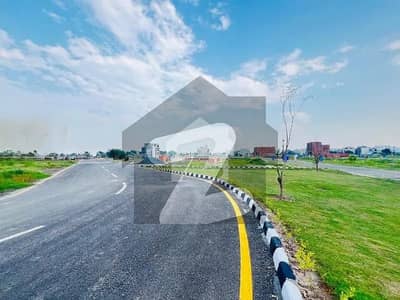 ڈی ایچ اے فیز9 پریزم - بلاک کے ڈی ایچ اے فیز9 پریزم,ڈی ایچ اے ڈیفینس,لاہور میں 2 کنال رہائشی پلاٹ 6.0 کروڑ میں برائے فروخت۔