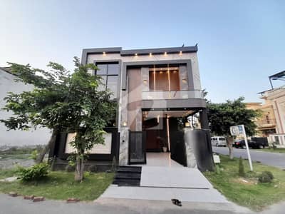 Ultra-Modern 6.5 Marla 3-Bed with Solar House Available for Rent in DHA 9 Town, Lahore