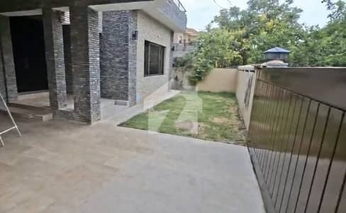 1 KANAL TRIPLE-STORIED HOUSE FOR SALE DHA PHASE 2, ISLAMABAD Sector H | Prime Location