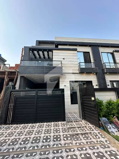 Brand New 5 Marla Ultra Luxury House in Executive Block | Park View City