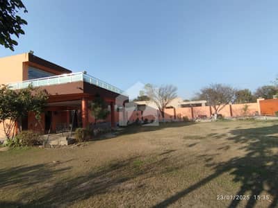 صوفیہ فارم ہاؤسز بیدیاں روڈ,لاہور میں 6 کمروں کا 4 کنال فارم ہاؤس 4.0 لاکھ میں کرایہ پر دستیاب ہے۔