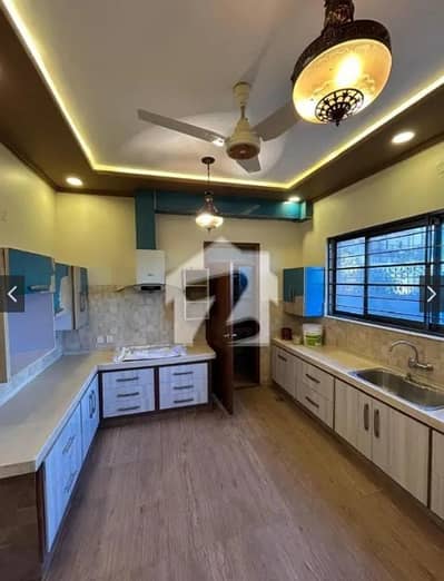 LUXURY CORNER EXTRA LAND HOUSE FOR RENT