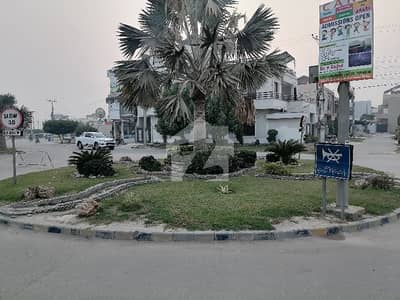 Prime Location Wapda Town Phase 1 - Block E Residential Plot Sized 10 Marla For sale