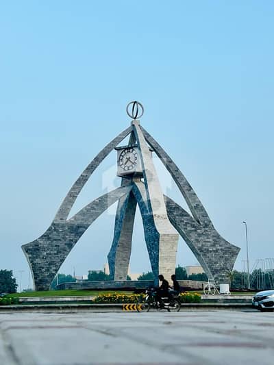 TOP LOCATION 10 MARLA PLOT For Sale In Tauheed Block, Bahria Town Lahore.