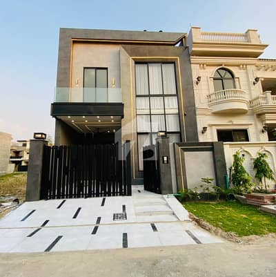 سٹی ہاؤسنگ سوسائٹی گوجرانوالہ میں 4 کمروں کا 5 مرلہ مکان 2.35 کروڑ میں برائے فروخت۔