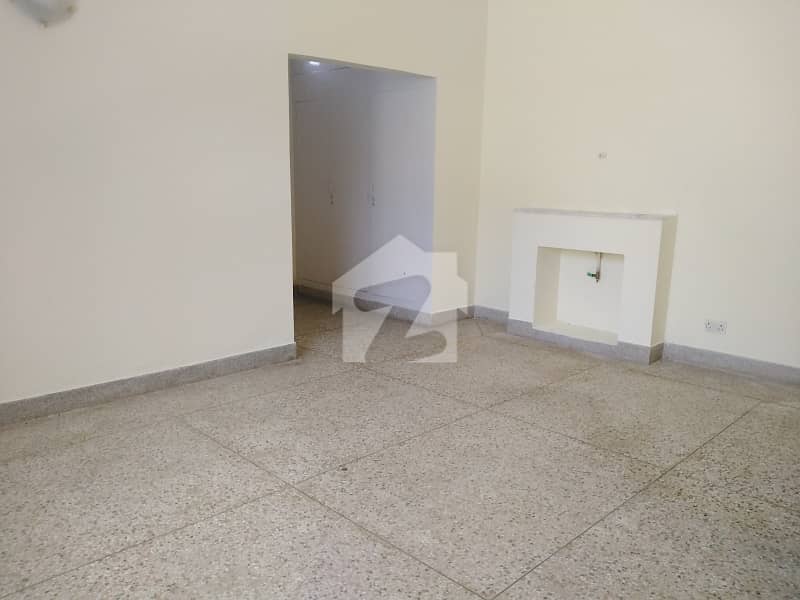 Double Storey 4 Marla House For Sale In G-11 Double Storey 4 Marla House For Sale In G-11